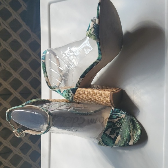 Shoes - Picture 4 of 12